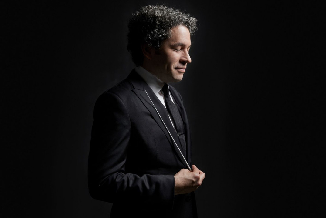 "Charles Ives: Complete Symphonies" - Gustavo Dudamel i filharmonicy Los Angeles wykonują symfonie mistrza 