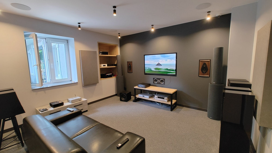 Dwa tygodnie z kinem domowym w salonie Q21