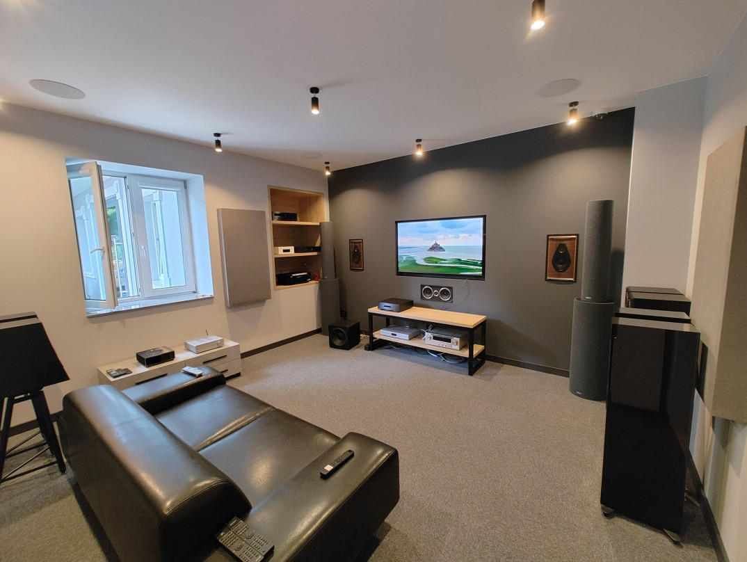 Dwa tygodnie z kinem domowym w salonie Q21