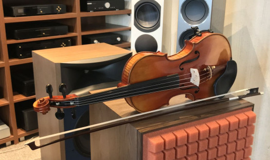 Prezentacja kolumn JBL L100 Classic i muzyka na żywo