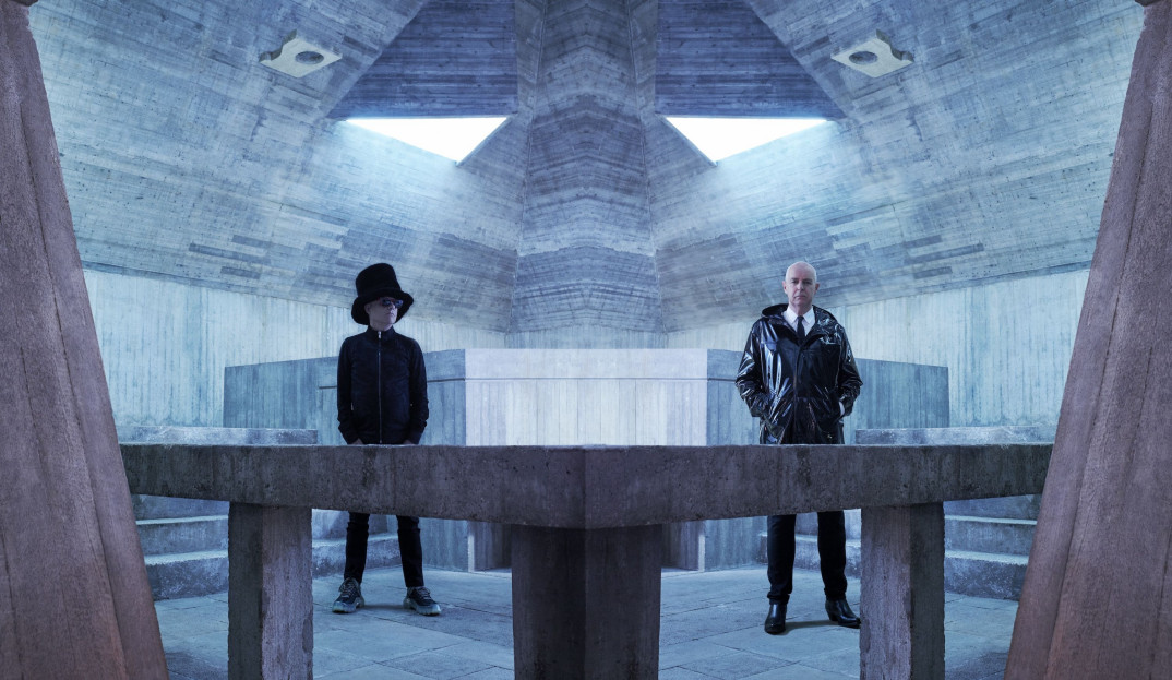 Pet Shop Boys latem 2024 na koncercie w Warszawie. W grudniu w kinach film