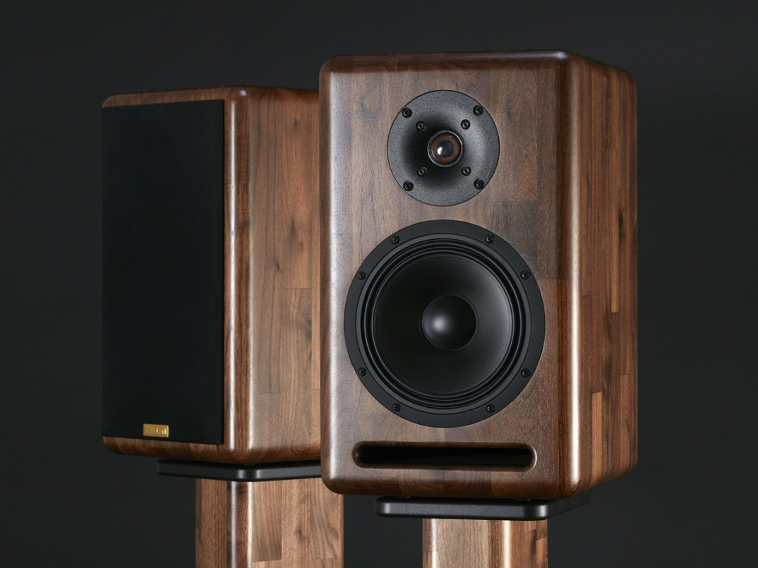 Monitory Xavian Ambra