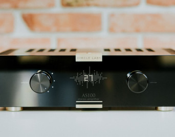 Wzmacniacz tranzystorowy Circle Labs AS100 - wysteruje większość dostępnych kolumn głośnikowych