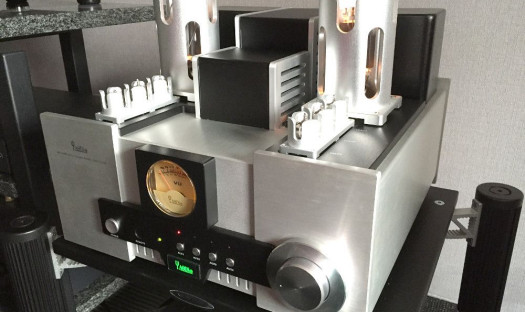 Prezentacje wzmacniacza lampowego Yaqin MS-650B w salonie audio-video Q21