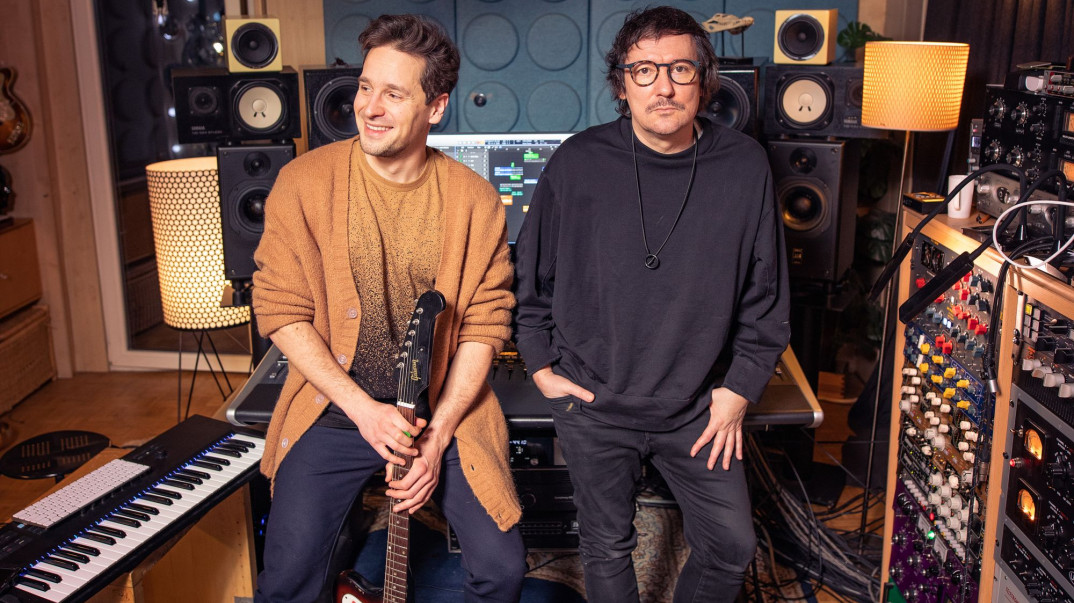 Zalewski i Smolik w nowej wersji piosenki "Kolorowy wiatr" dla BBC Earth