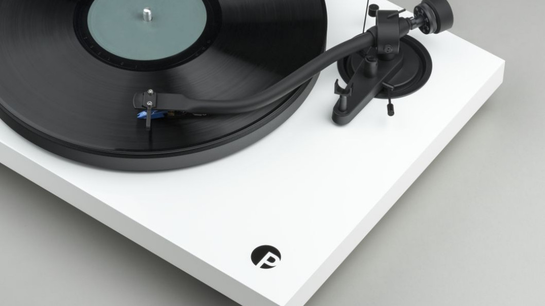 Gramofon Pro-Ject Debut III S-Shape - nowy klasyk z ramieniem typu S