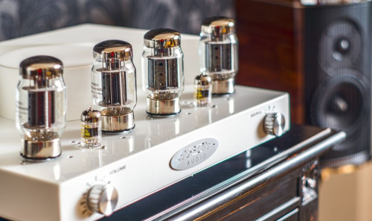 Odsłuchy wzmacniacza Fezz Audio Titania w salonie Q21