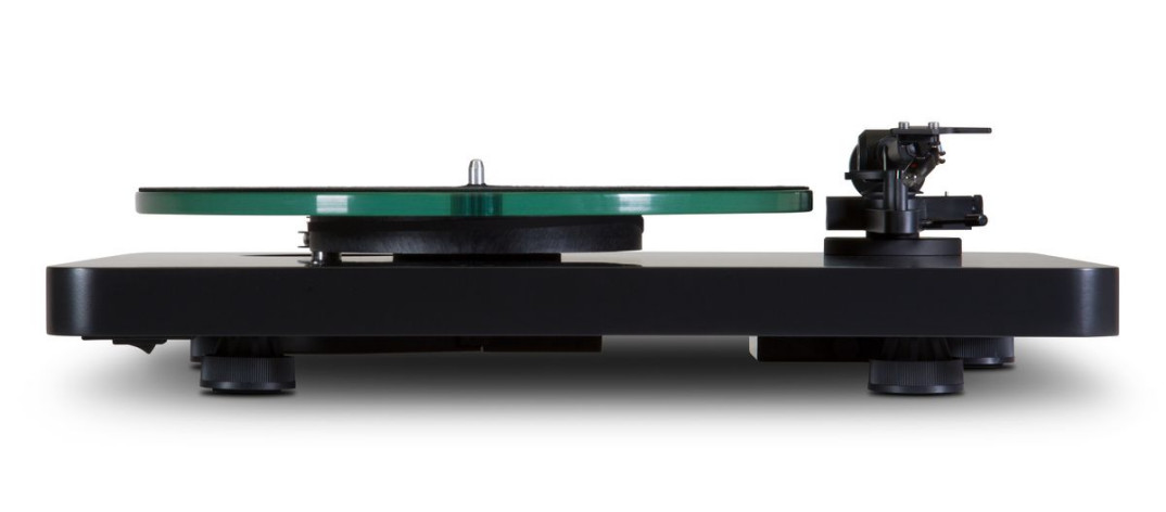 Gramofon NAD C 558
