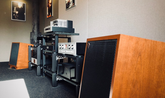 Salon Q21 zaprasza na odsłuchy kolumn Klipsch Heresy III