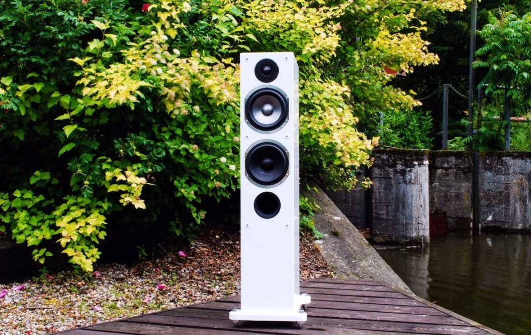 Promocyjny zestaw Taga Harmony z kolumnami Coral F120