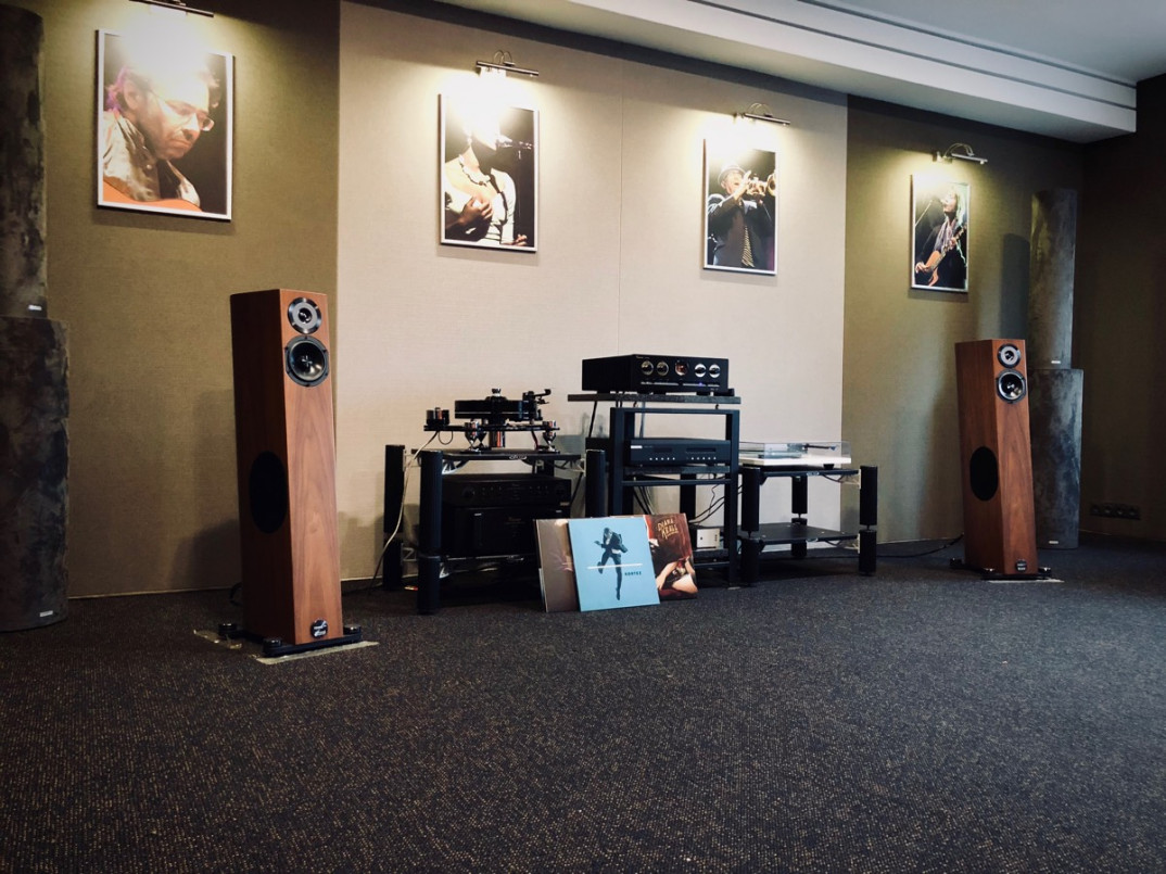 Ciekawe systemy Hi-Fi w salonie Q21 - hybrydowy Vincent i Audio Physic