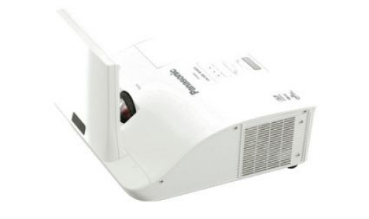 Projektory Panasonic z serii PT-CW330