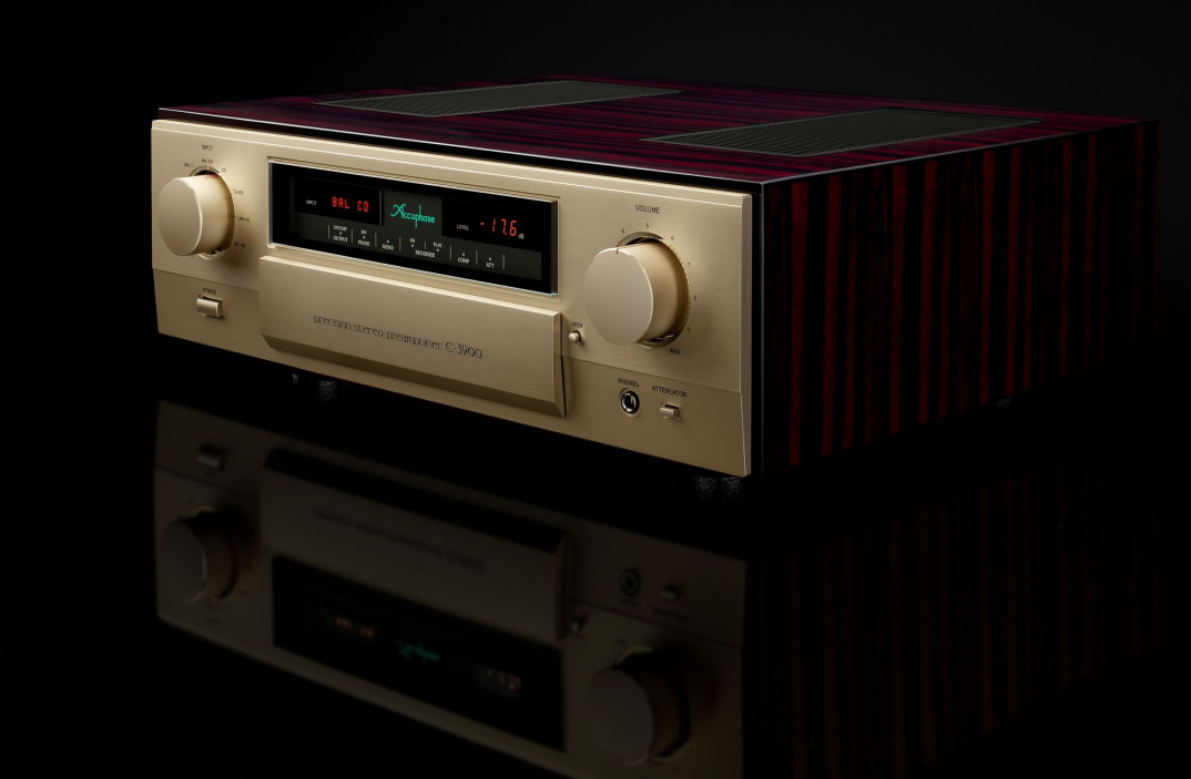 Referencyjny przedwzmacniacz Accuphase C-3900