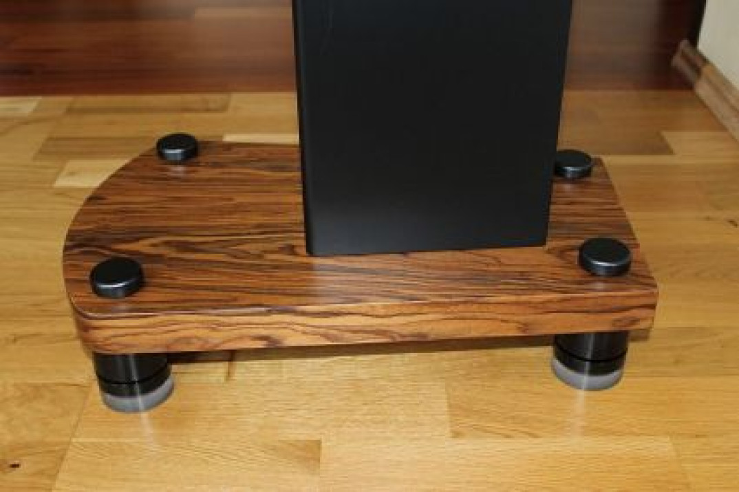 Pro Audio Bono wprowadza do sprzedaży nowe standy pod kolumny podstawkowe