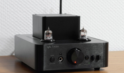 Wzmacniacz hybrydowy Taga Harmony HTA-700B w dwóch nowych wersjach