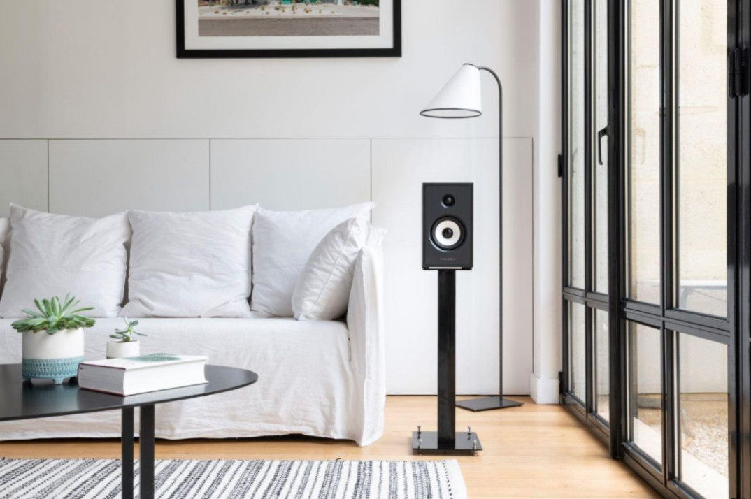 Standy głośnikowe Triangle S-01