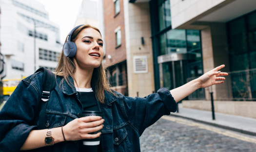 Bezprzewodowe słuchawki JBL Tune 670 NC