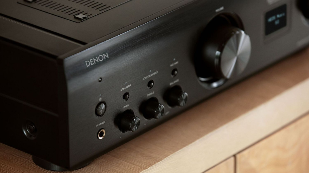 DRA-900H - pierwszy stereofoniczny amplituner 8K Denon