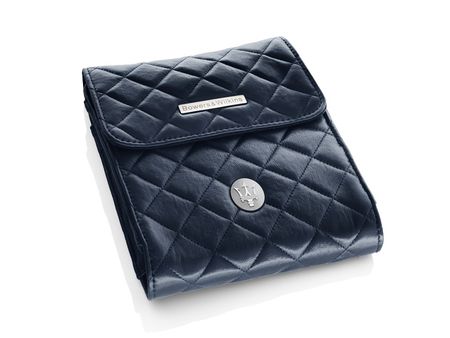 Futerał na słuchawki Bowers & Wilkins P5 Maserati Edition