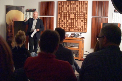 Zaproszeni goście uwielbiają atmosferę tych spotkań. Zawsze stawiają się w komplecie